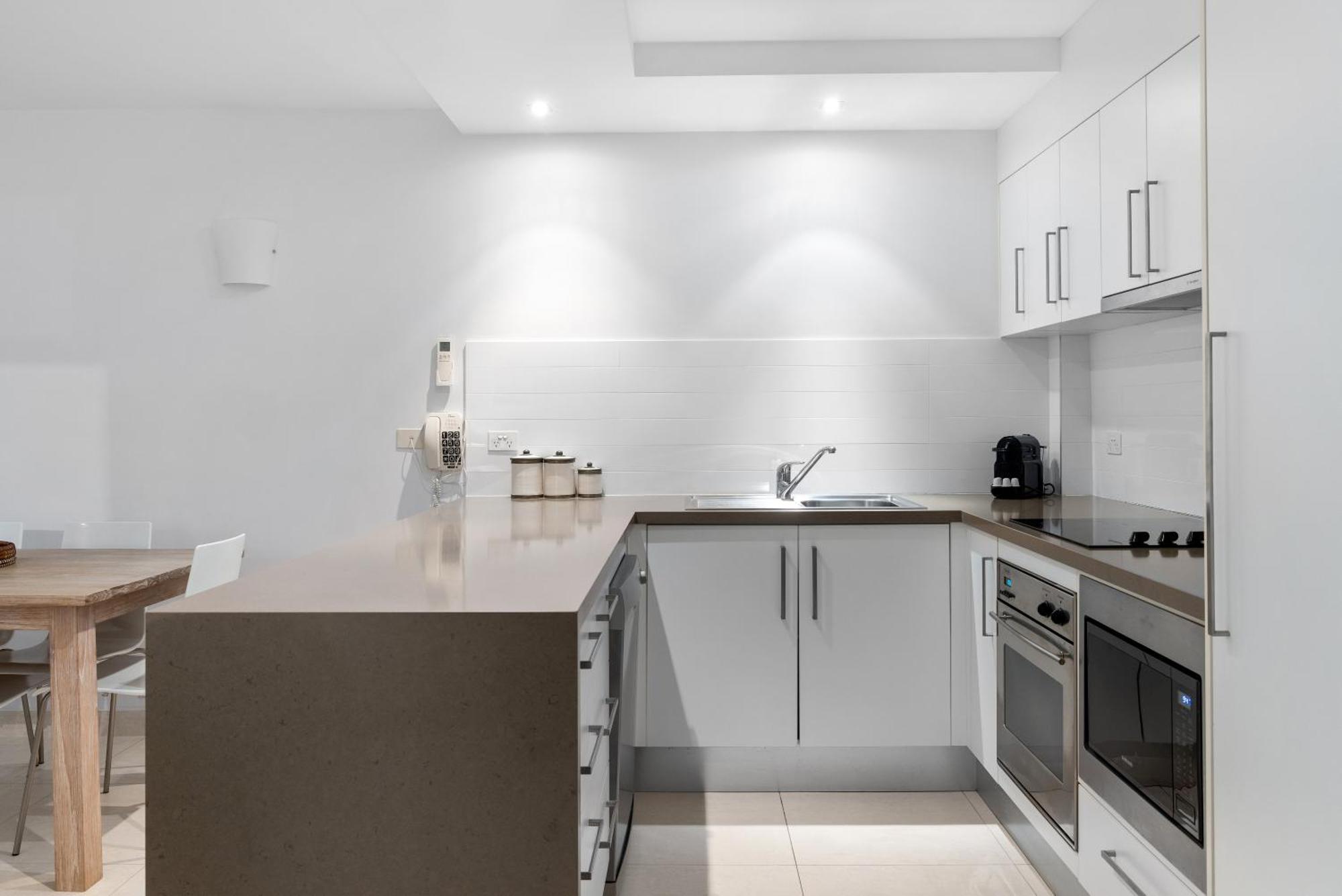 נוסה Fairshore 12: Absolute Beachfront, Direct Beach & Pool Access מראה חיצוני תמונה