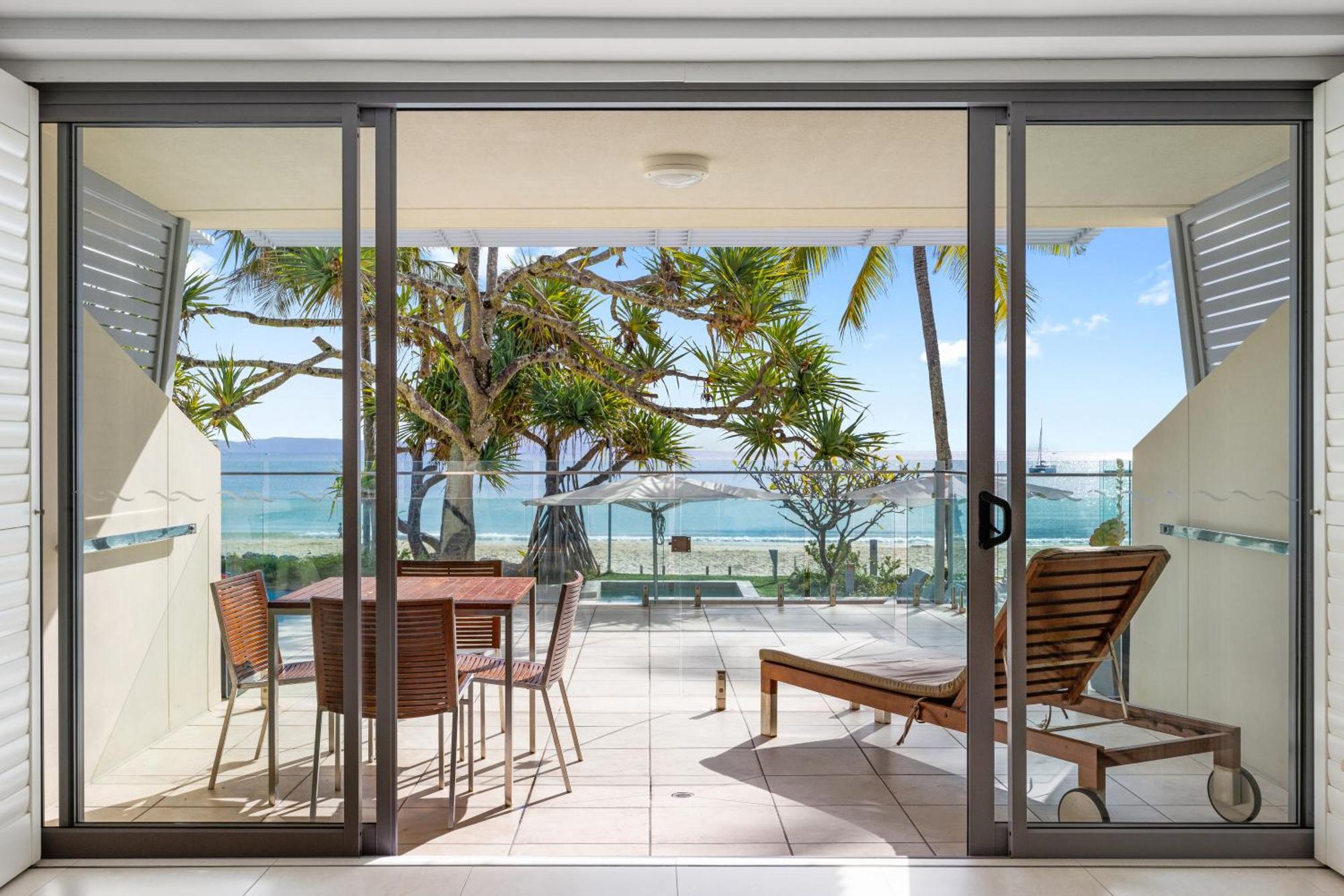 נוסה Fairshore 12: Absolute Beachfront, Direct Beach & Pool Access מראה חיצוני תמונה